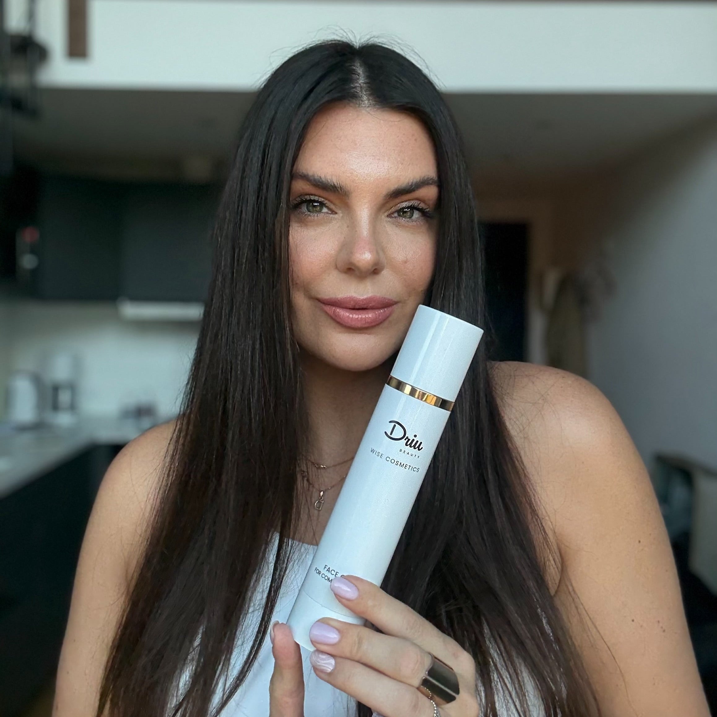 Sejas Mazgāšanas Līdzeklis Kombinētai/Taukainai ādai Wise Cosmetics, 110 ml